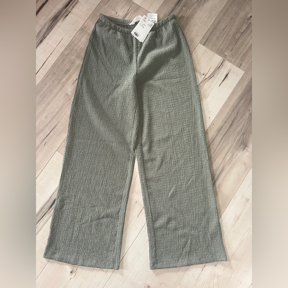 Green Pants Girl’s